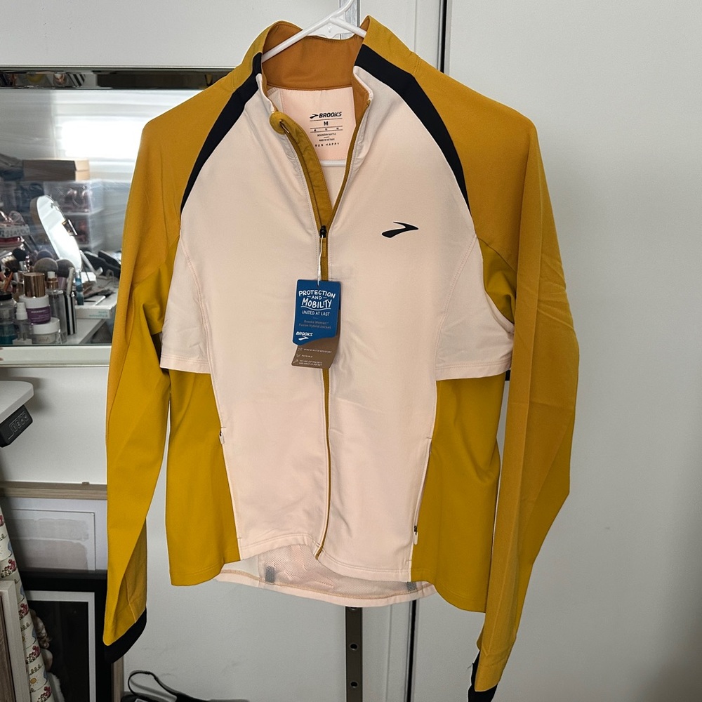 Brooks Yellow and White Jacket